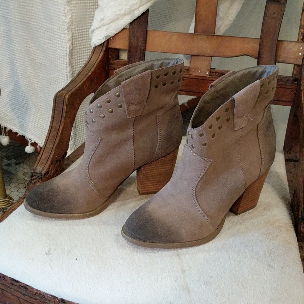 Leather booties with studs Steve Madden